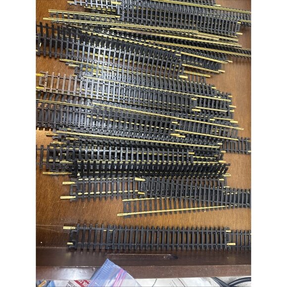 Atlas HO Scale Train Tracks Lot Of 61 pieces 9 inch Straight Snap Track - Picture 12 of 12